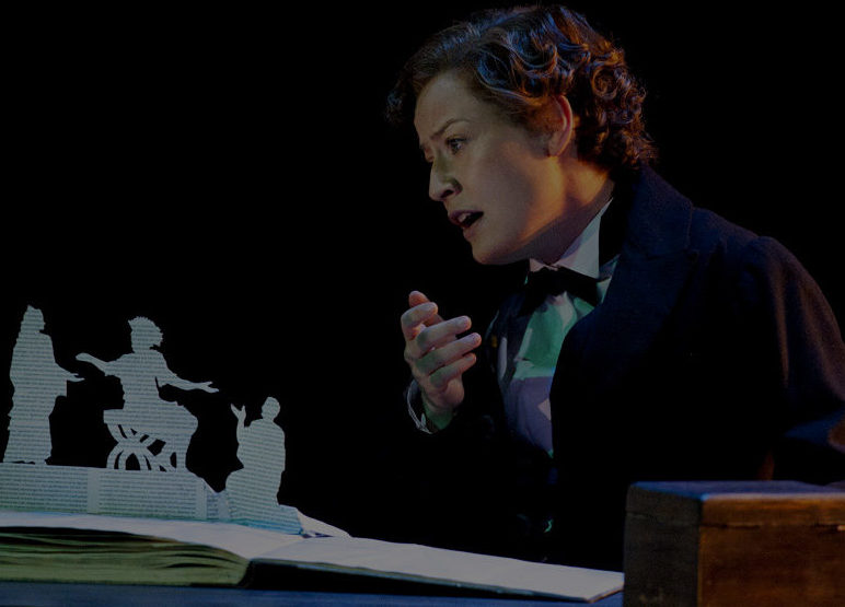 © ROH / Richard H Smith 2011 - HIPP AS JEAN